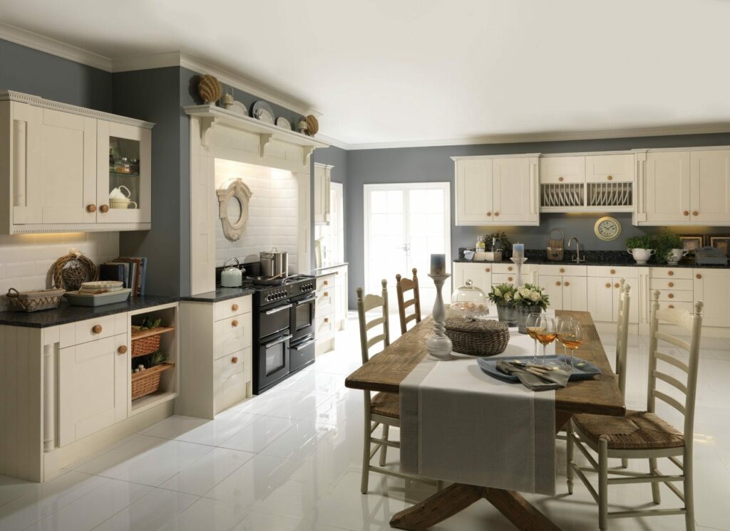 Jjo Oyster Traditional Shaker Kitchen | Totally Kitchens, Southampton
