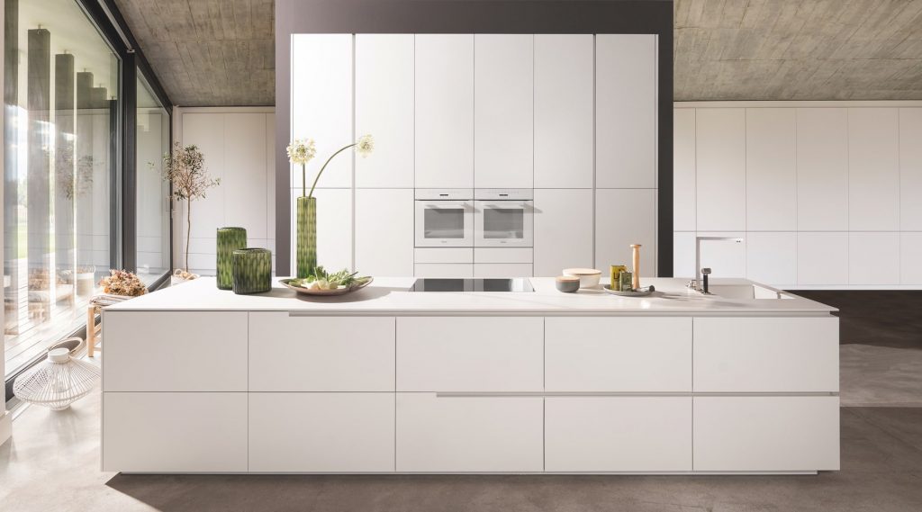 Warendorf White Matt Handleless Kitchen | Totally Kitchens, Southampton