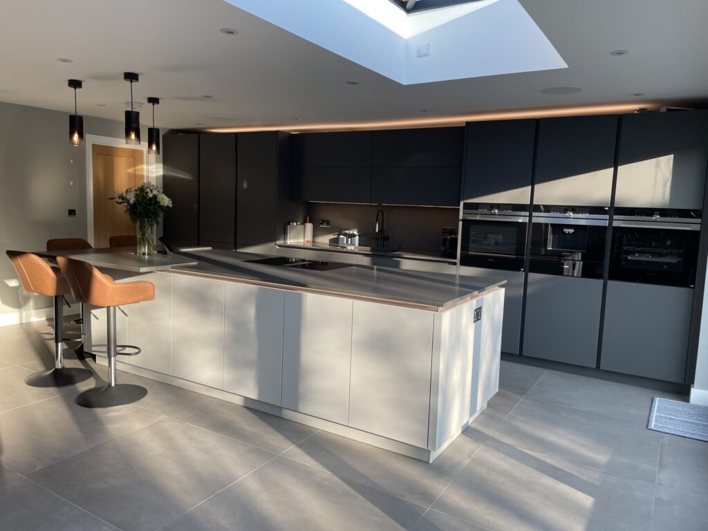 Grey Lacquered Handleless kitchen 