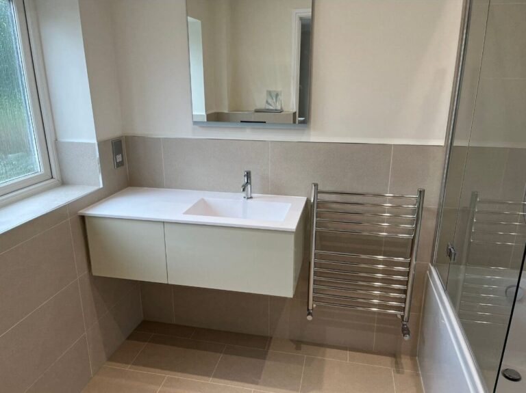 Modern Neutral Bathroom