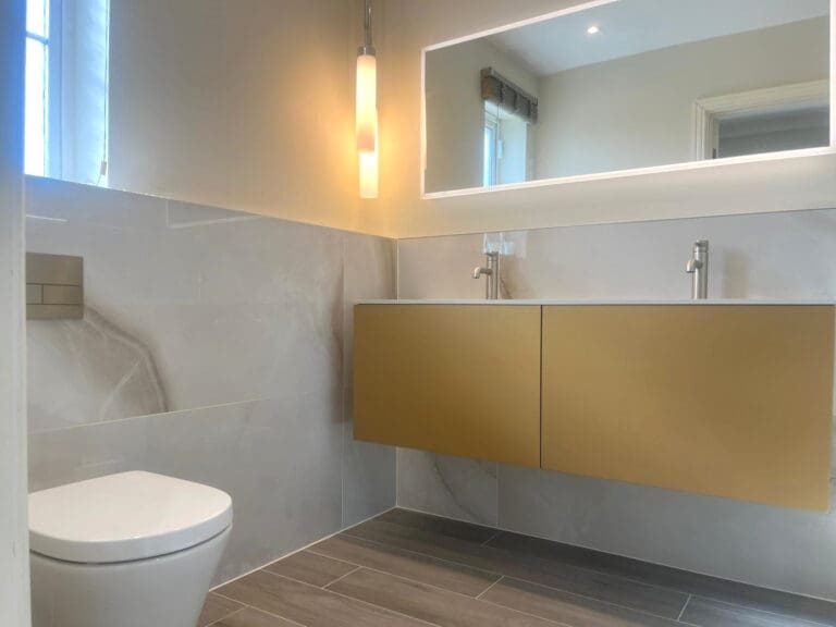 Modern Onyx Effect Ensuite