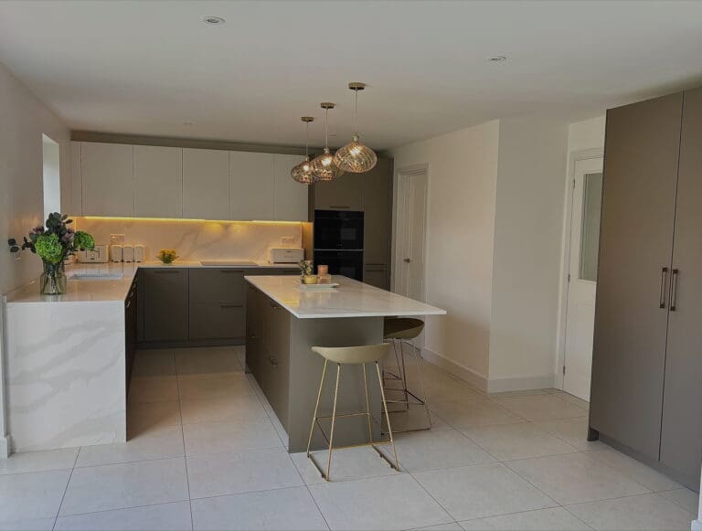 Metallic Champagne with Bronze Accents