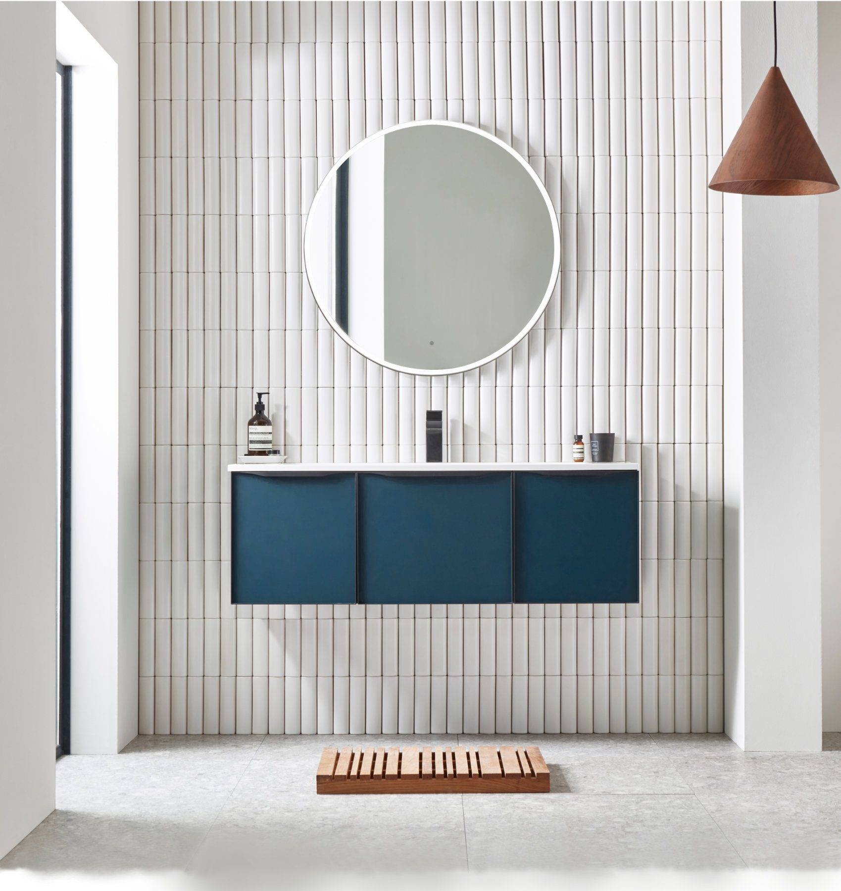 Frame 1200 Derwent Blue Lifestyle | Cole Roberts, Loughborough