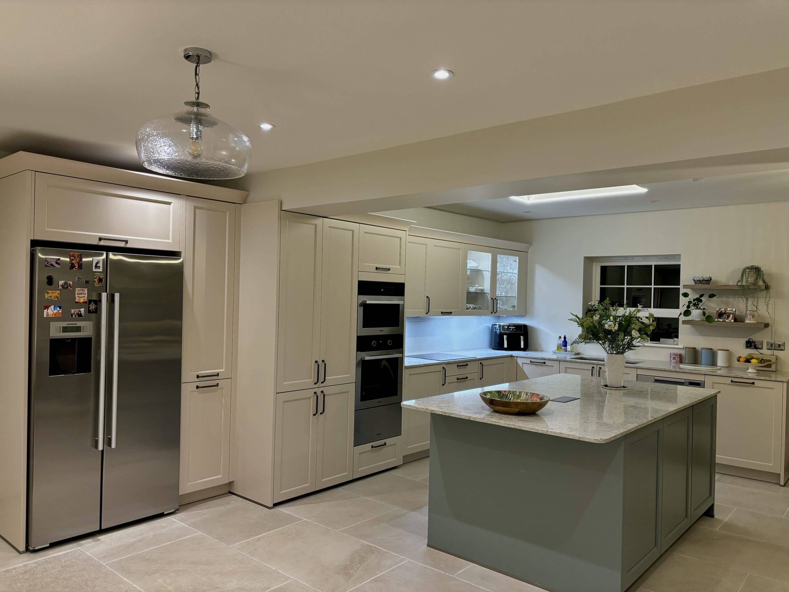 Main Kueche 38 Av 6023 Nussbaum Elegant Av6023 Eiche Schwarz M2 | Cole Roberts, Loughborough