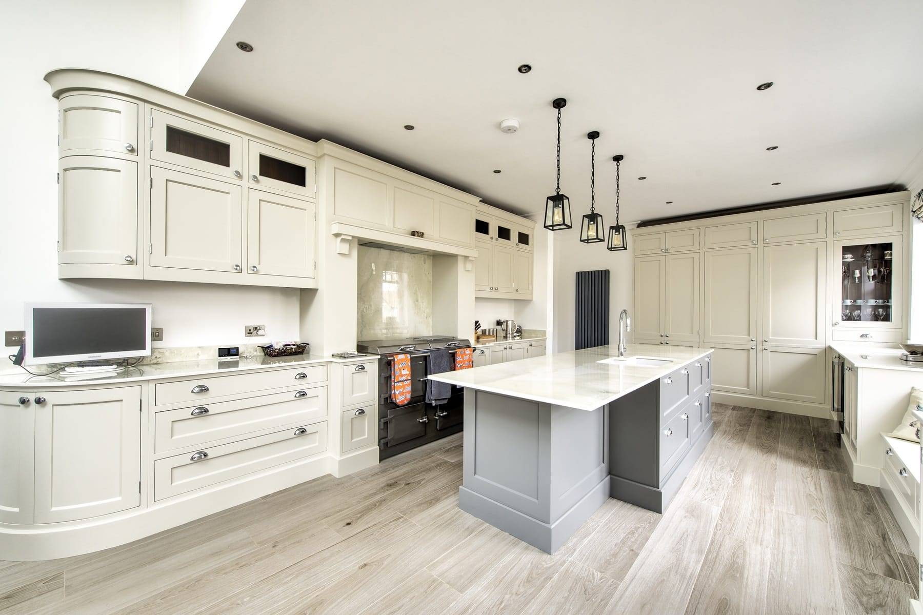 Hepworth Wood Modern Country Kitchen With Island | Pieve Interiors, Paisley