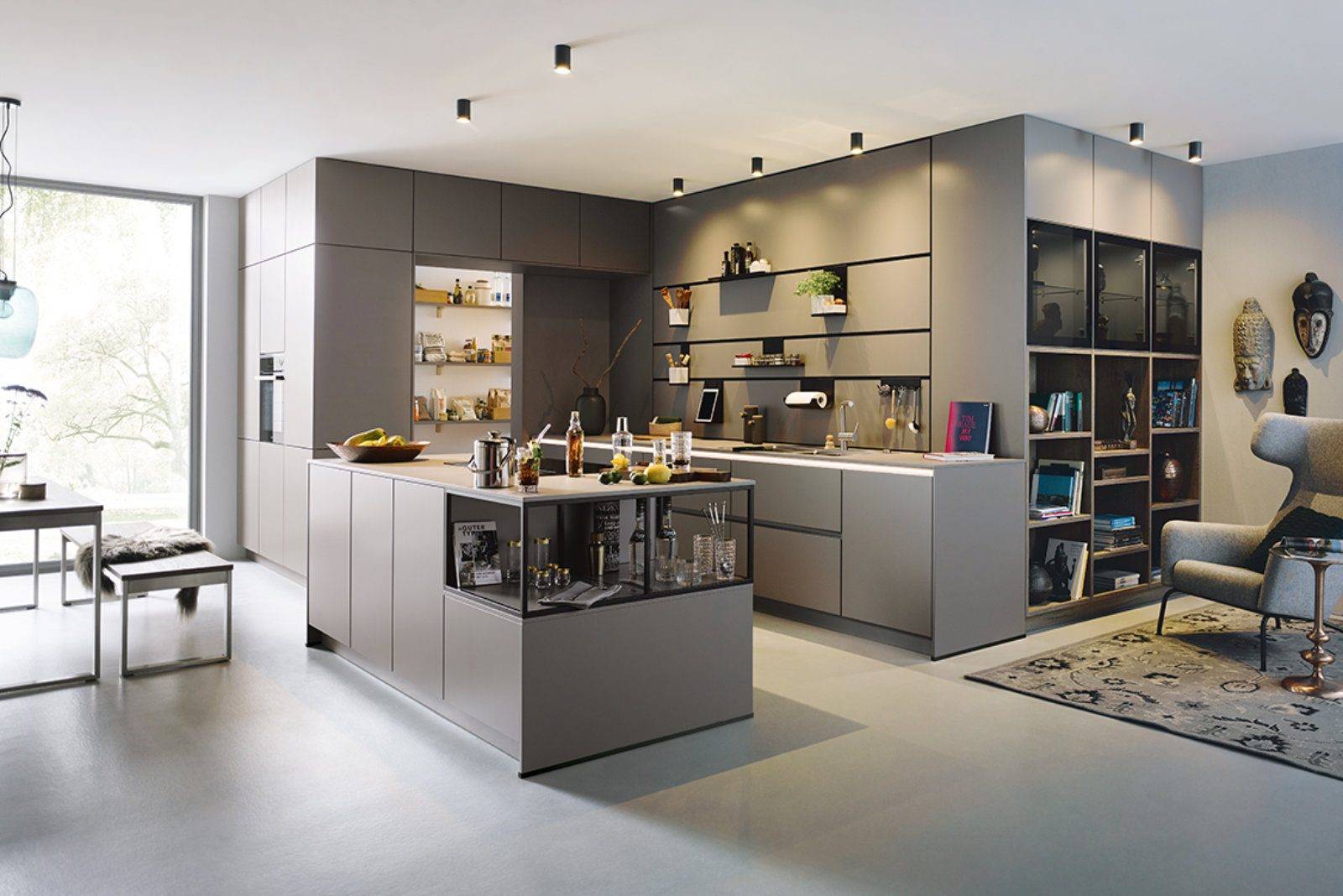 Schuller Modern Handleless U Shaped Kitchen | Pieve Interiors, Paisley