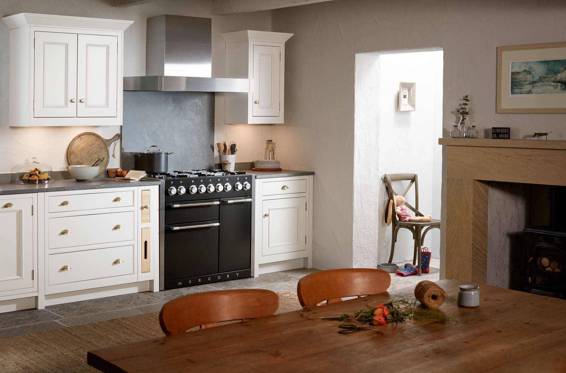 1909 White Country Kitchen 1 | Cotswood Kitchens, Blockley