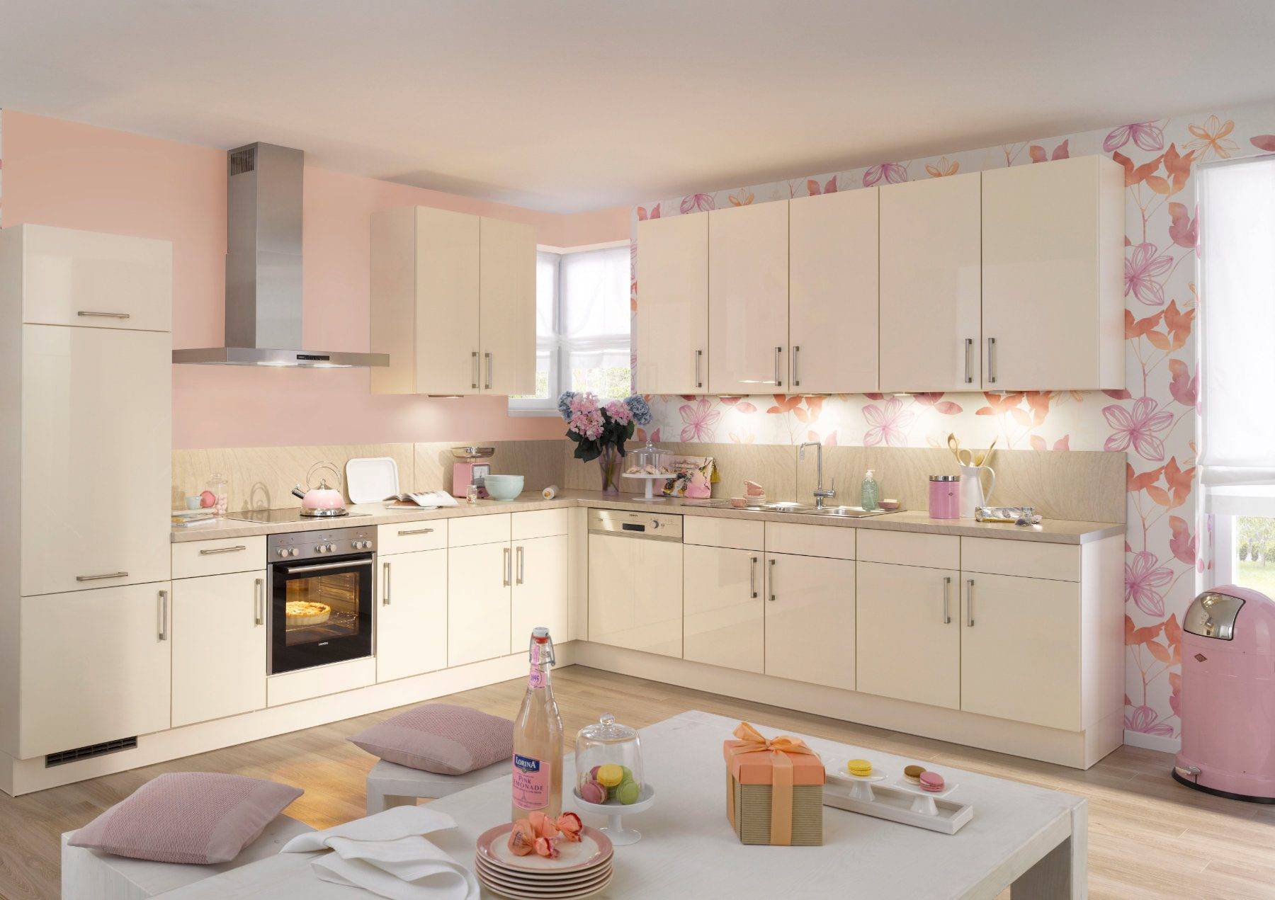 Bauformat Berger Gloss L Shaped Open Plan Kitchen | Cotswood Kitchens, Blockley