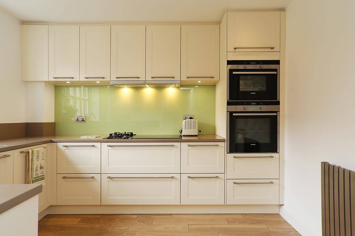 Lim Green Glazed Splashback | Lead Wolf, Peterborough