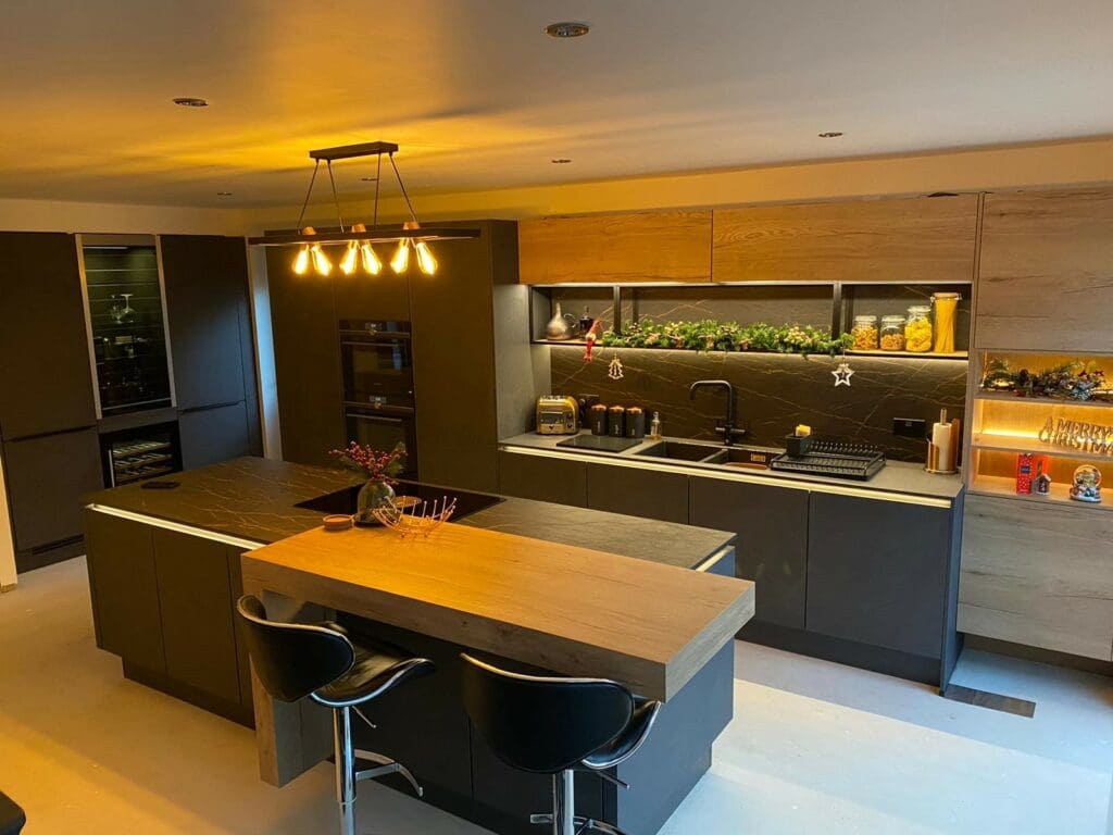 Modern Kitchens Barnsley ┃Square Kitchens Barensley