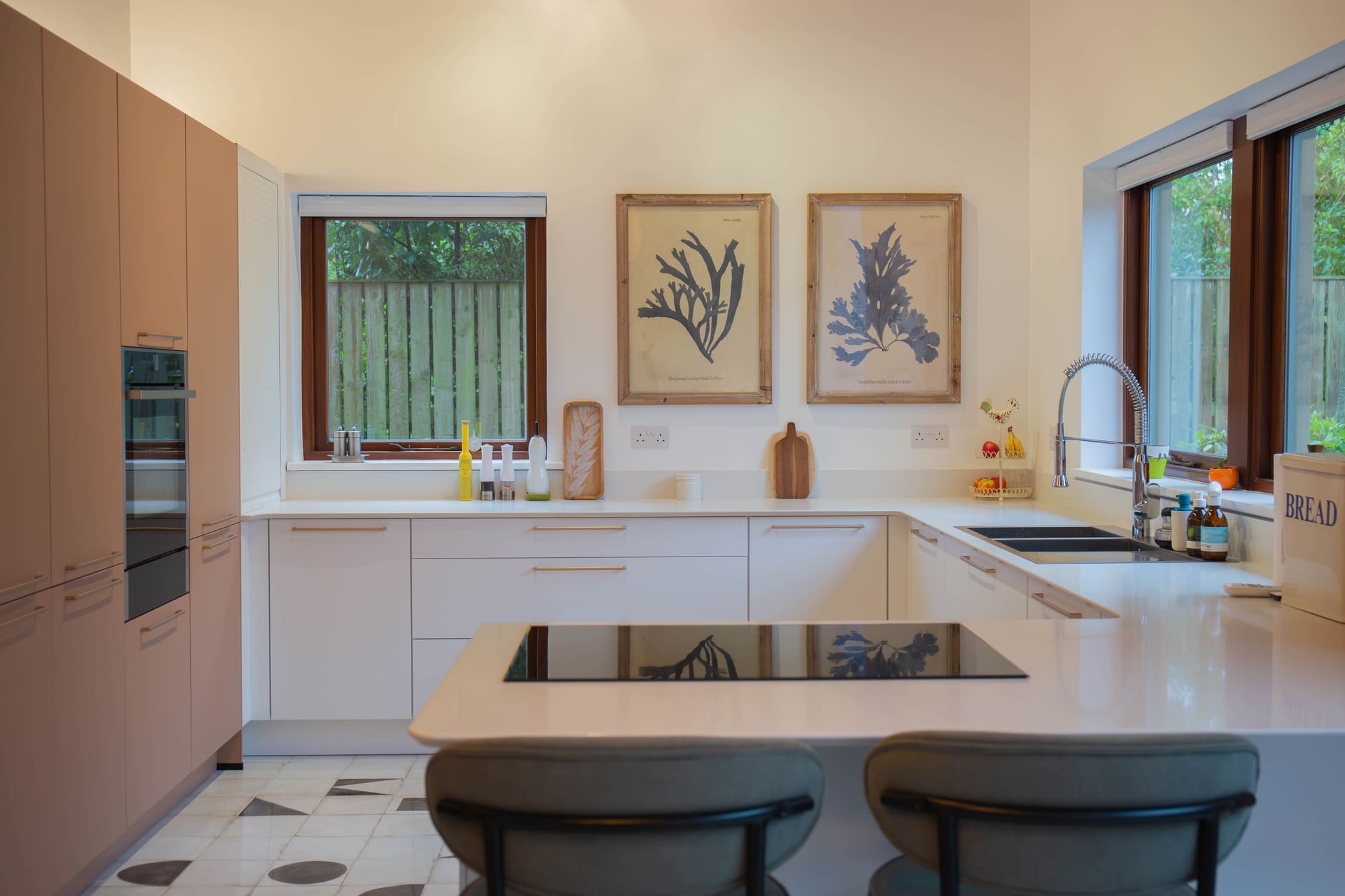 0V7B5326 Enhanced Nr | Lead Wolf, Gotham