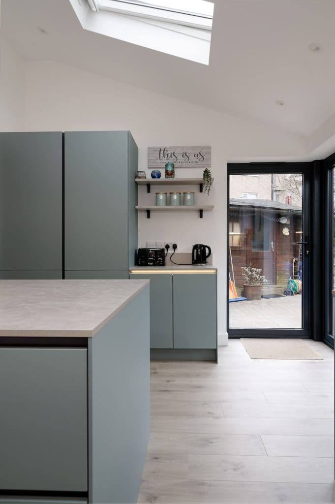 3 6Nh6233 Edit | German Kitchen Outlet, Sheffield